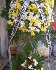 mix color standing wreath